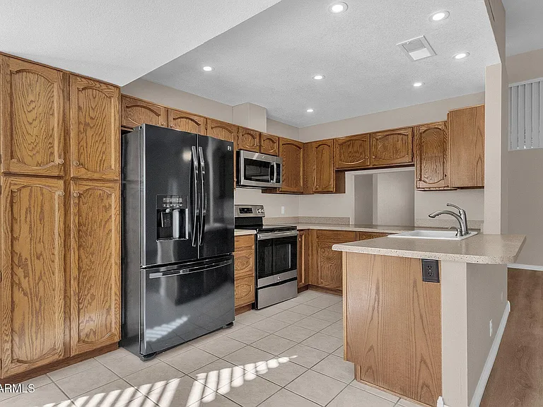 4307 E Karen Dr — Photo 6