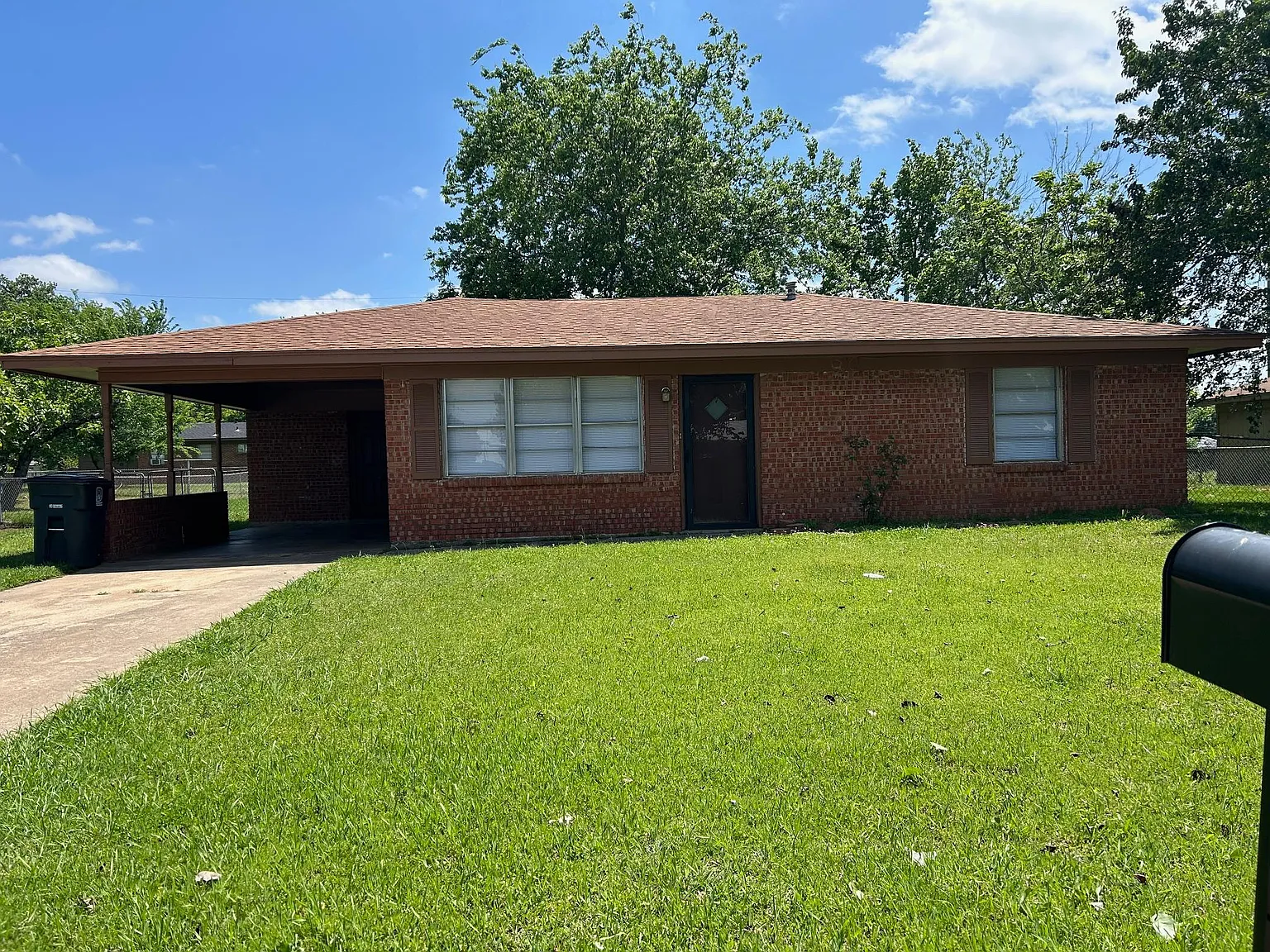 S 17th Ave, Durant — Photo 1