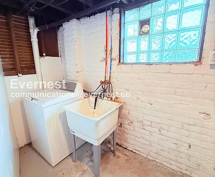 5236 S Clarendon St — Photo 23