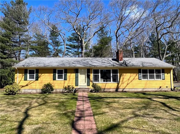 190 Brookhaven Rd, North Kingstown, RI 02852