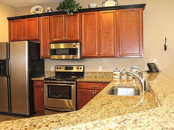 3rd image of 6614 Waterton Dr