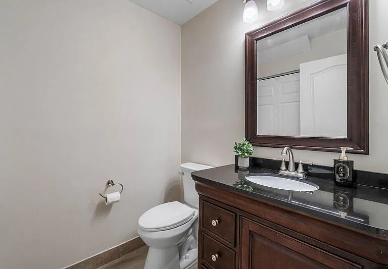 10425 Buena Ventura Dr — Photo 18