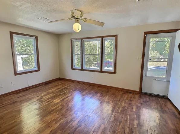 106 N High Street, El Dorado Springs, MO 64744