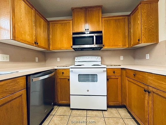 5th image of 3730 Oldenburg Ln