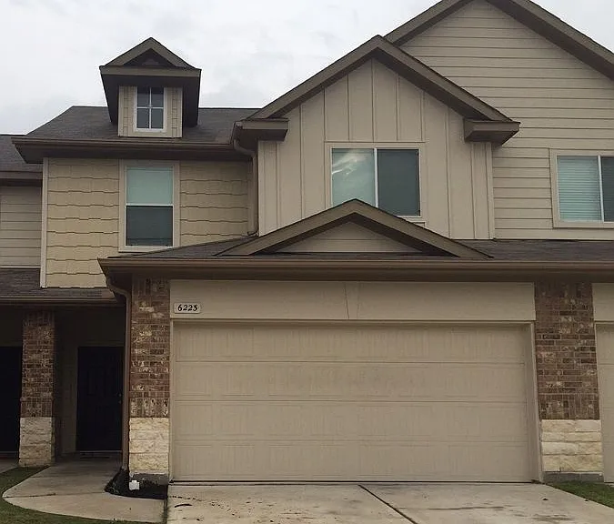 6223 Brenwood Cir — Photo 1
