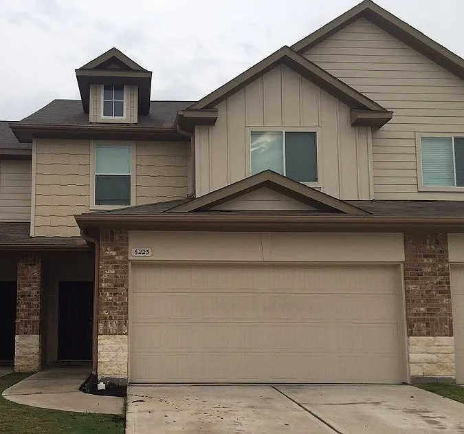 6223 Brenwood Cir
