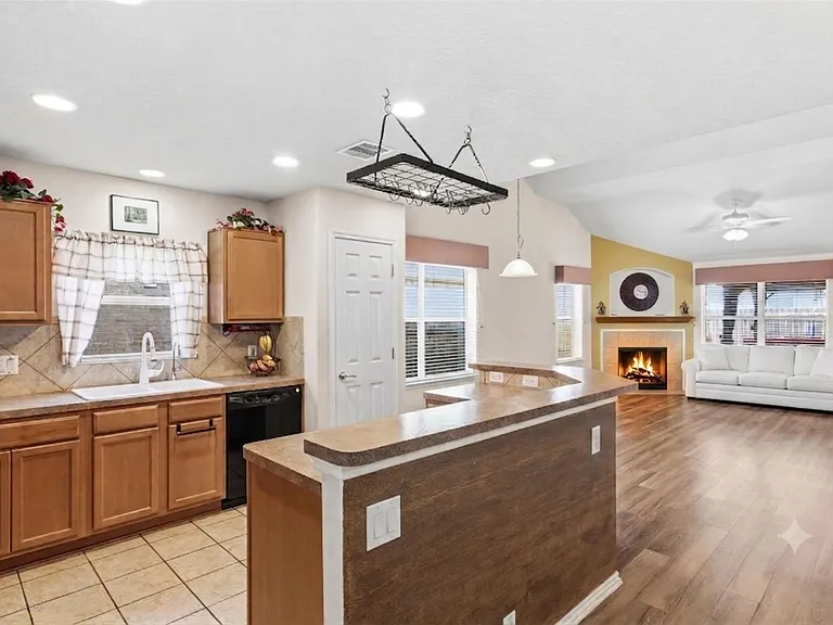 2712 Woodspring Acres Dr — Photo 7