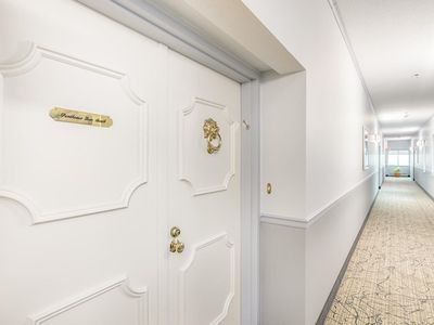 250 Hammond Pond Pkwy APT 1704S, Newton, MA, 02467