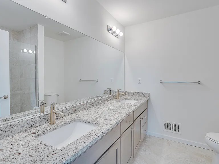 4876 Parkside Ln — Photo 10