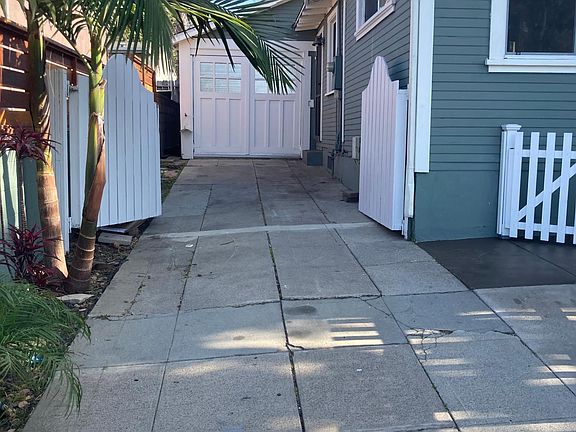 Long driveway, plenty of off-street parking