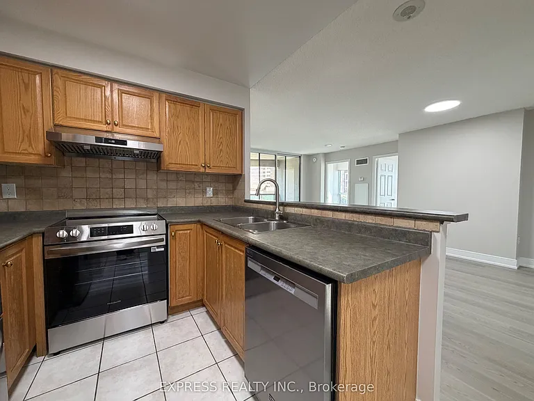 7 Lorraine Dr #612 — Photo 6
