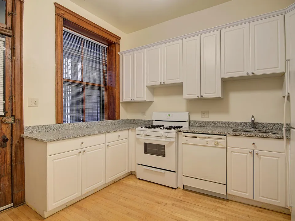 1433 N Wells St #1R
