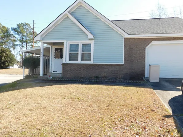 2801 Currituck Ct, New Bern, NC 28562