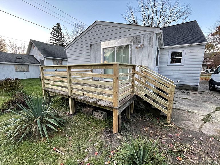 Listing photo 4