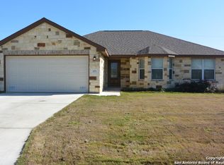 133 Parkcrest, Floresville, TX 78114