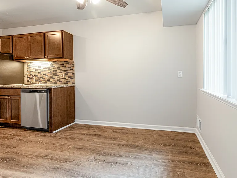 Coppertree Apartments & Townhomes — Photo 34