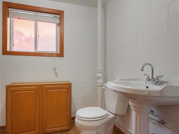 4th image of 7609 Arrowrock Dr