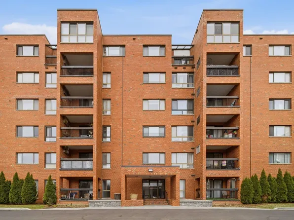 3700 Capri Ct APT 308, Glenview, IL 60025