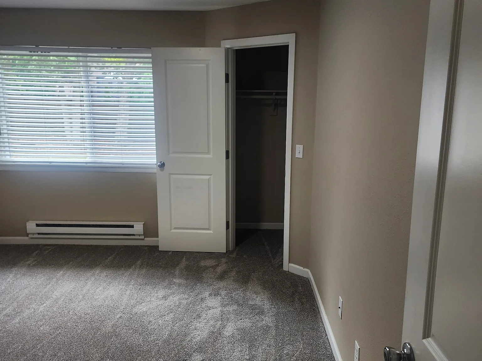2 bed, 1056 sqft, $2,500 — Photo 4