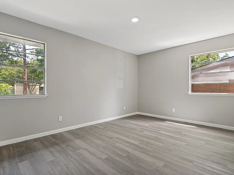 3310 Nashville Ave — Photo 13