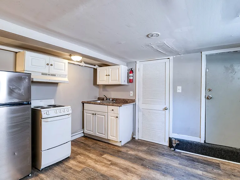 4019 Van Rennslear Ave #C — Photo 3