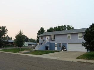 503 E Raymond St, Glendive, MT 59330
