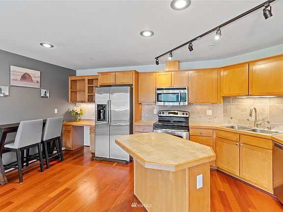 3rd image of 13207 97th Ave E Unit 302