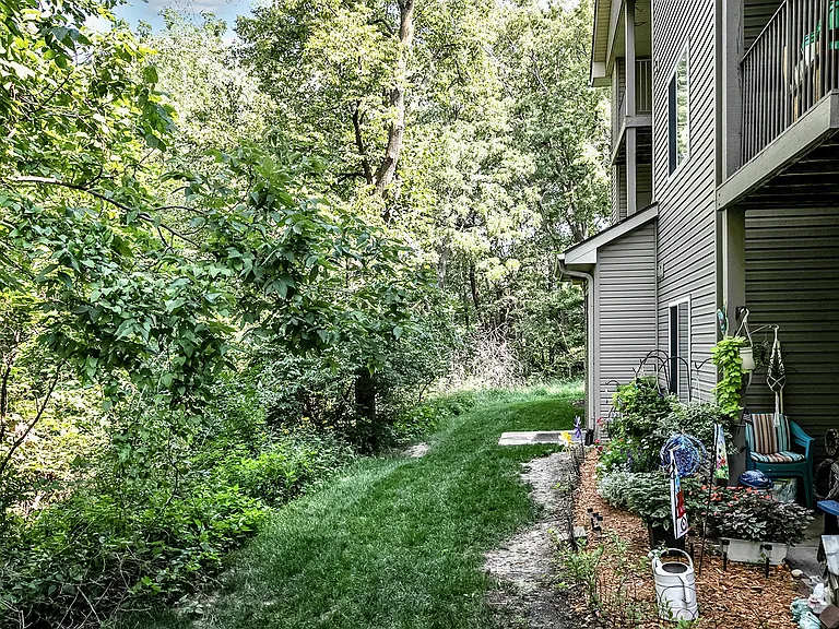 Deer Park — Photo 3