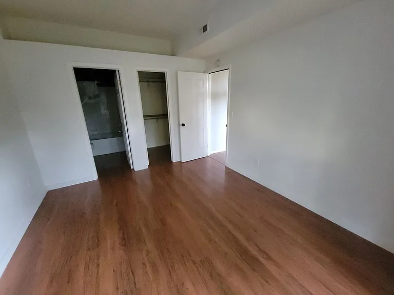 7438 Singing Hills Dr — Photo 14
