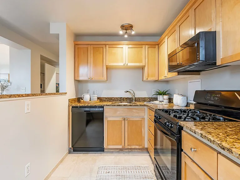 1205 SW Cardinell Dr #102 — Photo 12