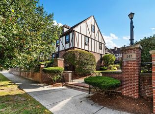 247 Washington St UNIT 9, Winchester, MA 01890