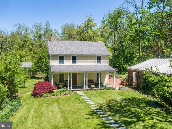 188 Old Canal Ln, Upper Black Eddy, PA 18972