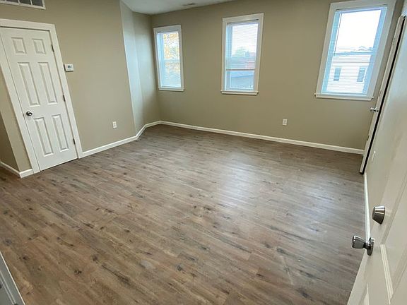 4th image of 600 6th St #B