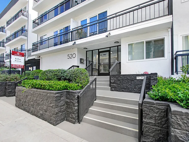 520 Kelton — Photo 25