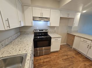 848 Amigos Way APT E, Newport Beach, CA 92660