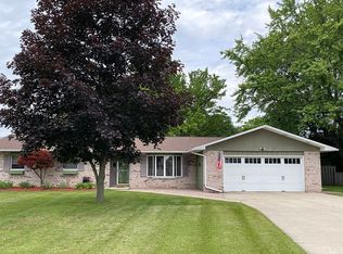 4928 Henry Dr, Saginaw, MI 48638