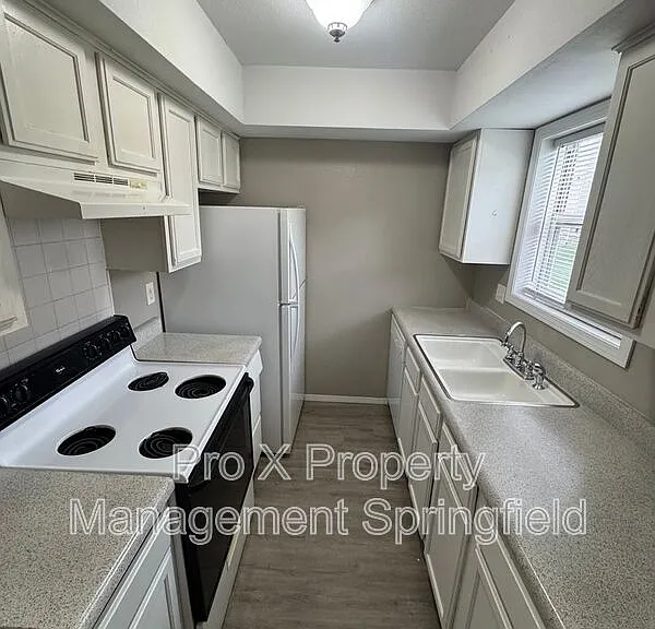 4131 S Glenn Ave #B — Photo 3