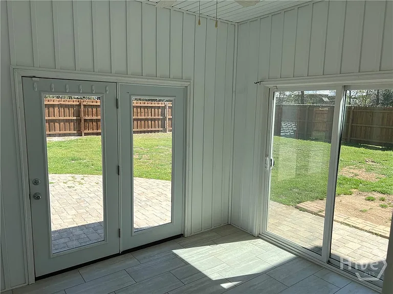 604 Majestic Dr — Photo 5