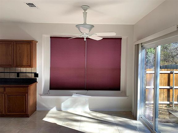 3rd image of 524 Twin Knoll Dr