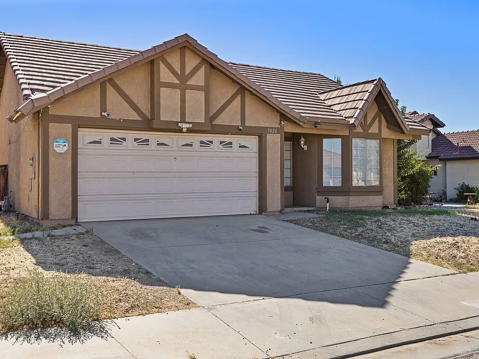 5026 Sunburst Dr