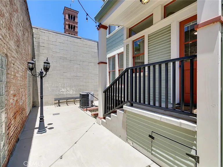 221 N Raymond Ave #8 — Photo 20