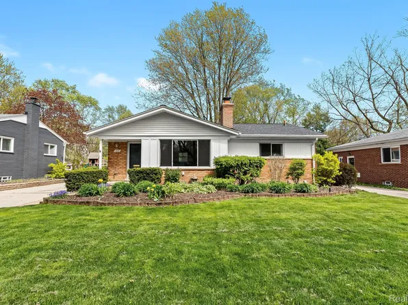 1228 Wrenwood Dr, Troy, MI 48084