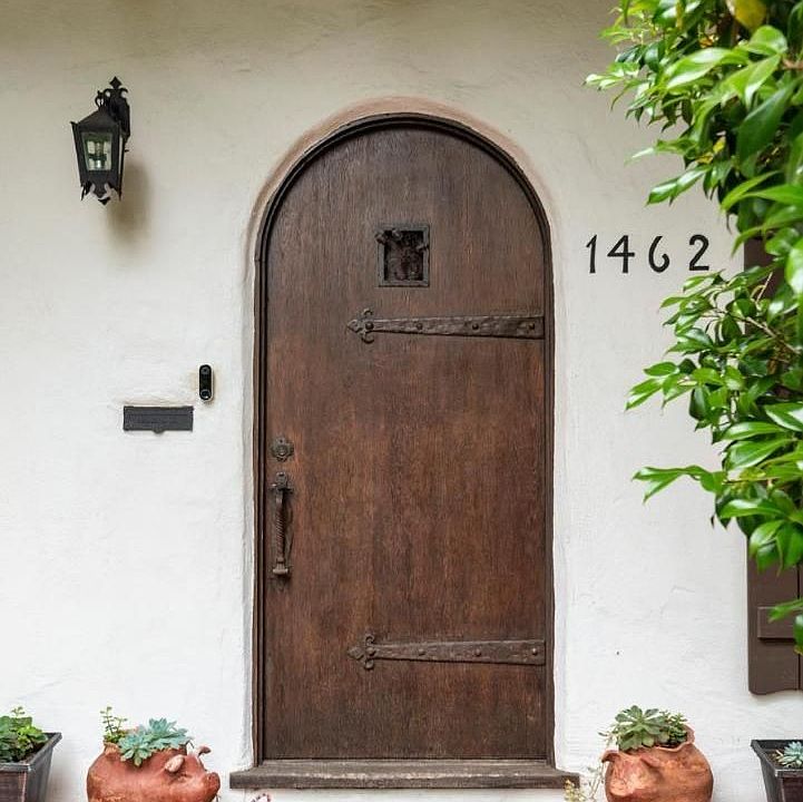 2nd image of 1462 Dana Ave