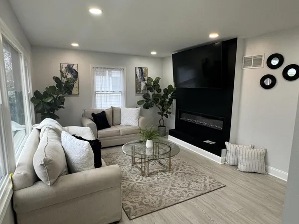 8132 West Kathryn STREET, Milwaukee, WI 53218