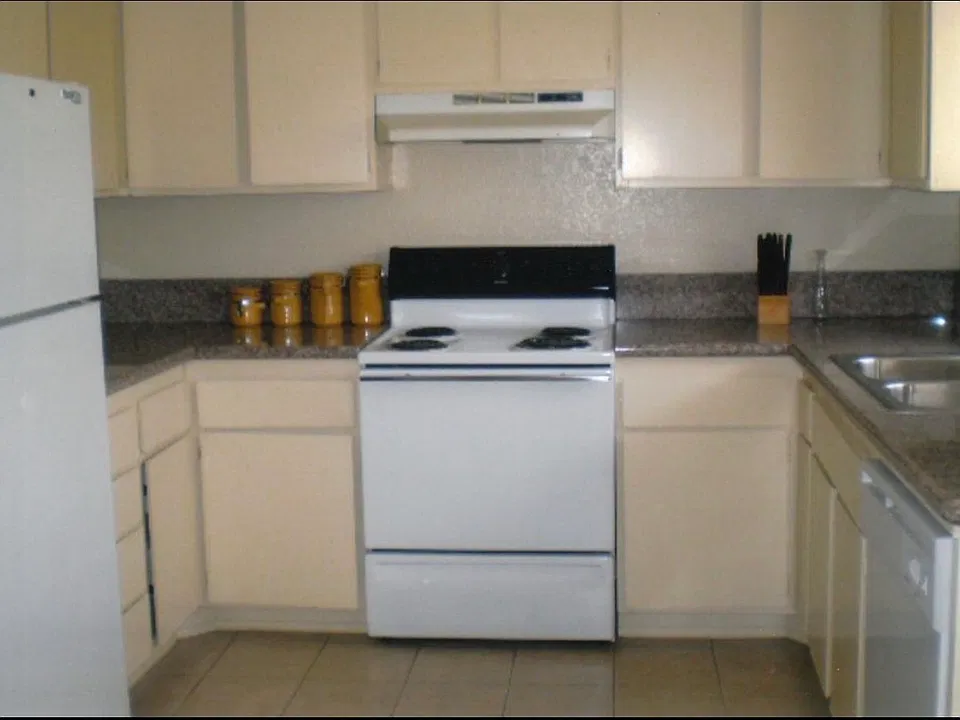 408 Emerald Ave #7