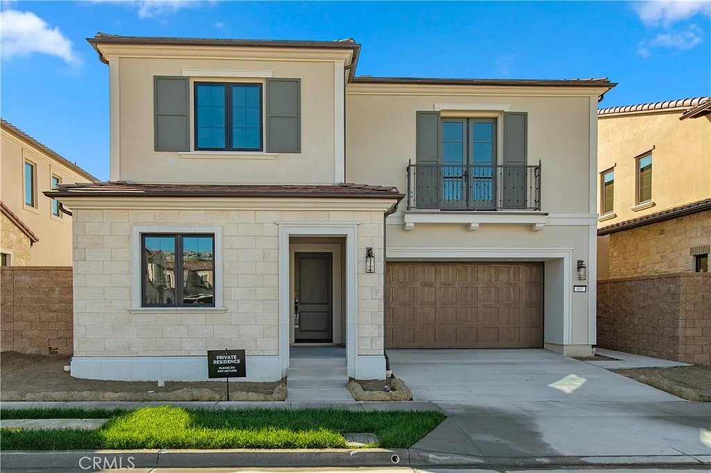 4 bed, 4.5 bath, 3084 sqft, $10,000 — Photo 1