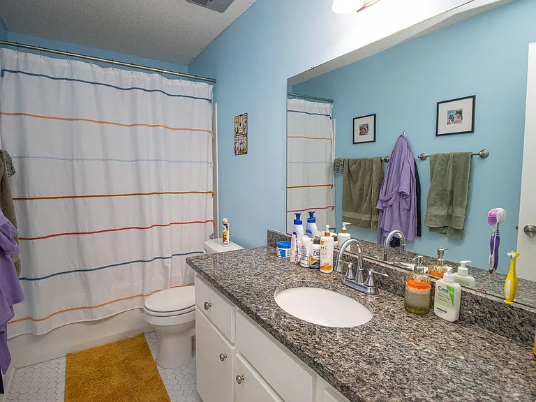 103 Ashley Ct — Photo 16