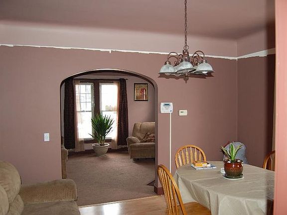 3rd image of 406 Litchfield St