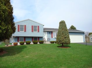 7292 Roumare Rd, East Syracuse, NY 13057