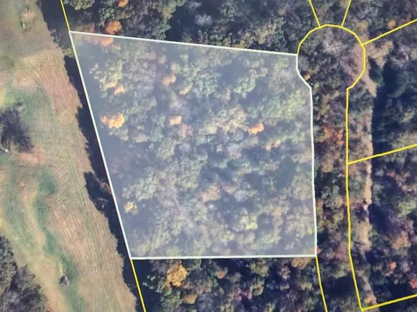 Hickory St, Pounding Mill, VA 24637